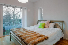 townhouse on Arlanda Stockholm metro line - easy checkin